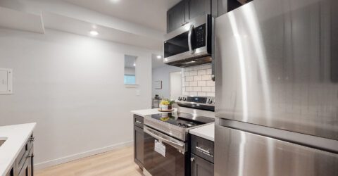 14 - Kitchen